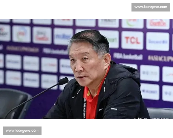 女篮外线哑火引争议!名记力挺宫鲁鸣铁腕决策,李梦缺席背后的战略博弈